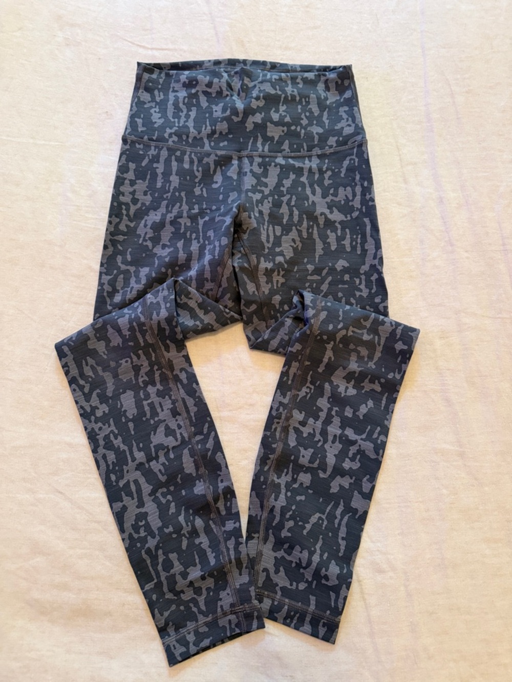 Lululemon Wonder Train Leggings 28” - Grey Camo
